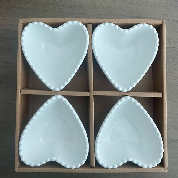 Superior Porcelain Other - NWT Superior Porcelain Set of 4 Heart Shaped Dishes